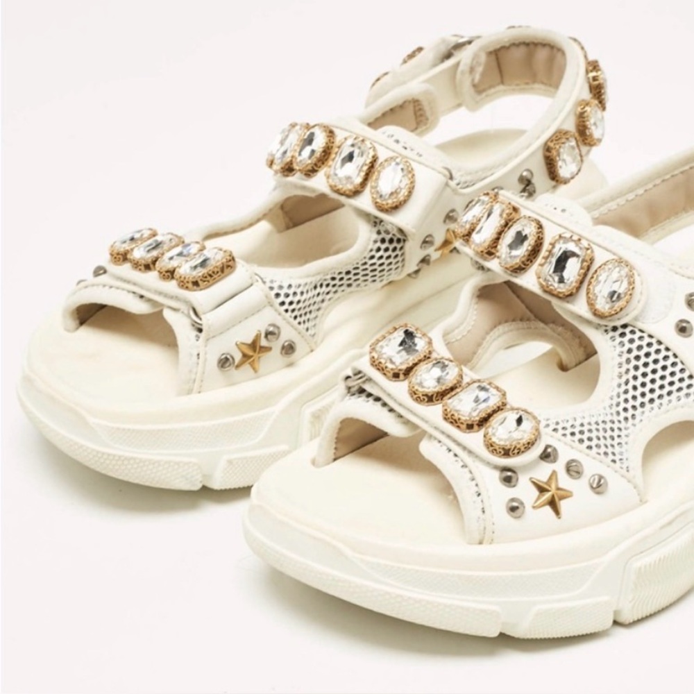 Chic White Sandals with Rhinestone Embellishments